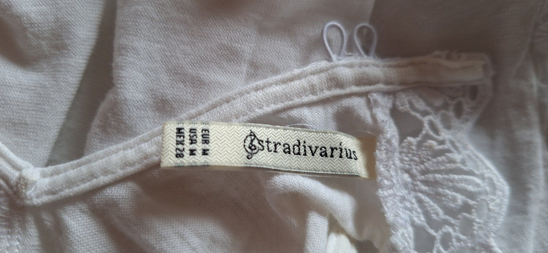 Stradivarius Top: Stradivarius, top blanc (dentelle) – Nuovo (secondo la descrizione) da Lussery-Villars venduto da pousinete02 3
