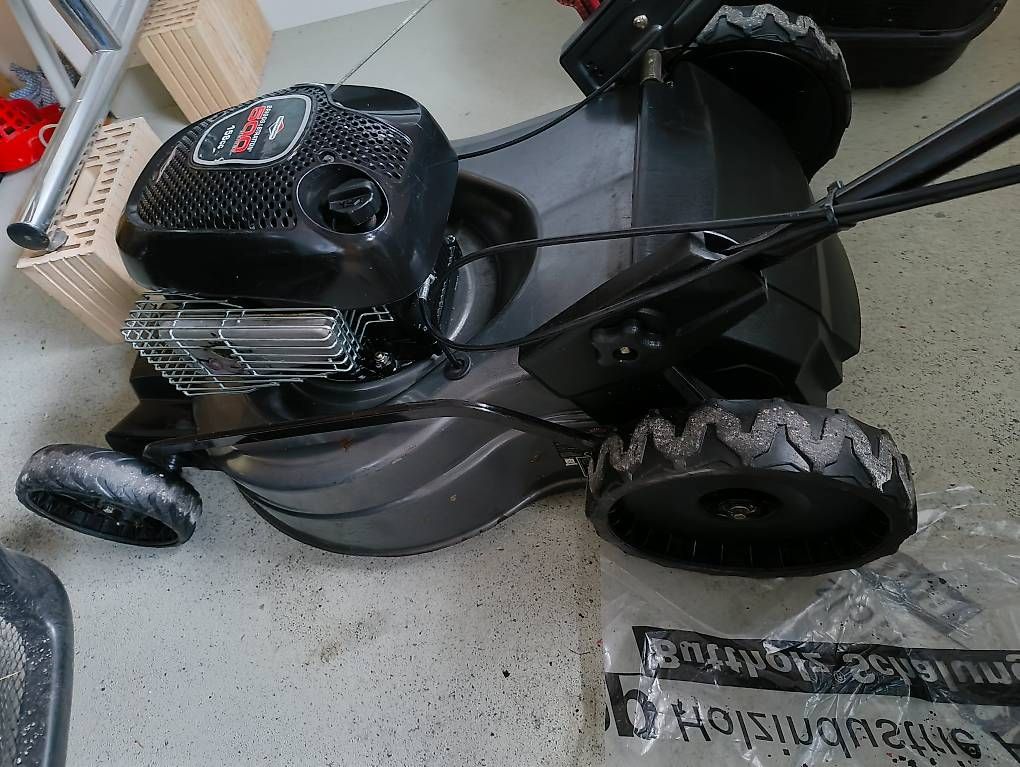 Rasenmäher: Rasenmäher Briggs&Stratton 500 Series  – Gebraucht aus Wolhusen von dav_z7vt