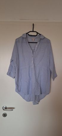 chemisier bleu, Esprit