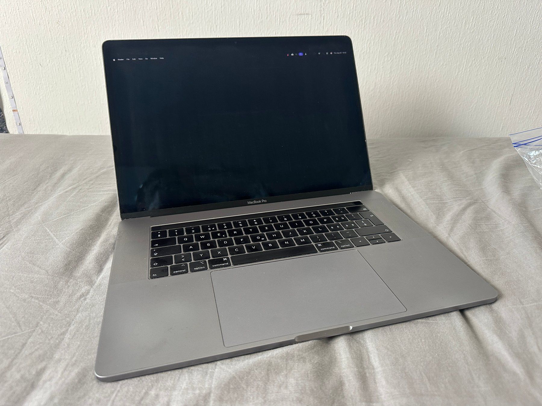 Apple Notebook: Apple MacBook Pro 15" 2018 | Core i9 | 32 GB RAM | 1 TB SSD – Usato da Genève venduto da ds-meridian24 6