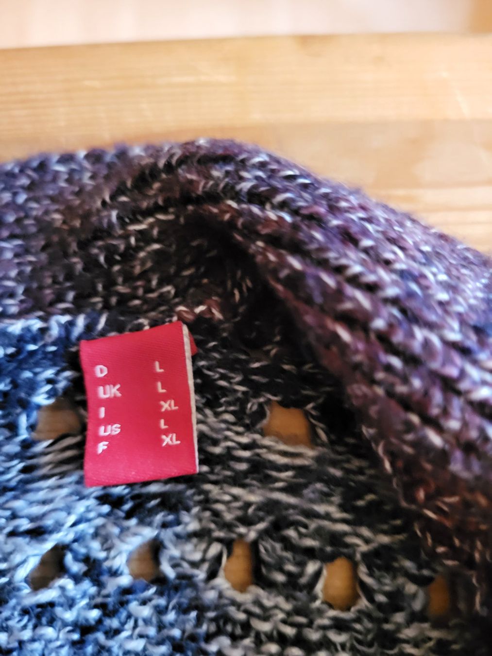 Esprit Giacche: Schöne Strickjacke von Esprit, Grösse L – Usato da Guggisberg venduto da Aegertenlehn 5