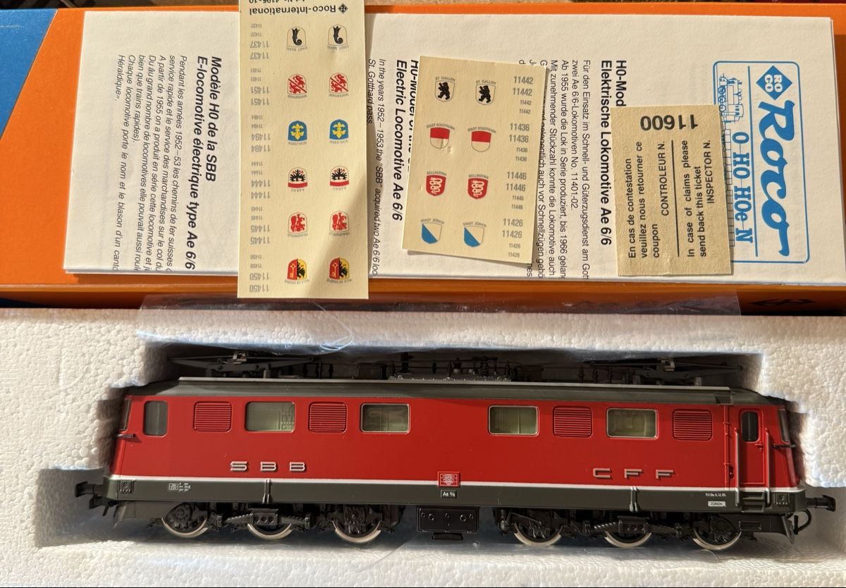 Roco Modelleisenbahnen: Ae 6/6 rot – Gebraucht aus Esslingen von Ursr1