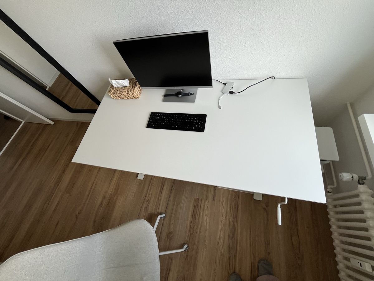 Scrivanie: Höhenverstellbarer Schreibtisch – Usato da Allschwil venduto da diz_6t97 5