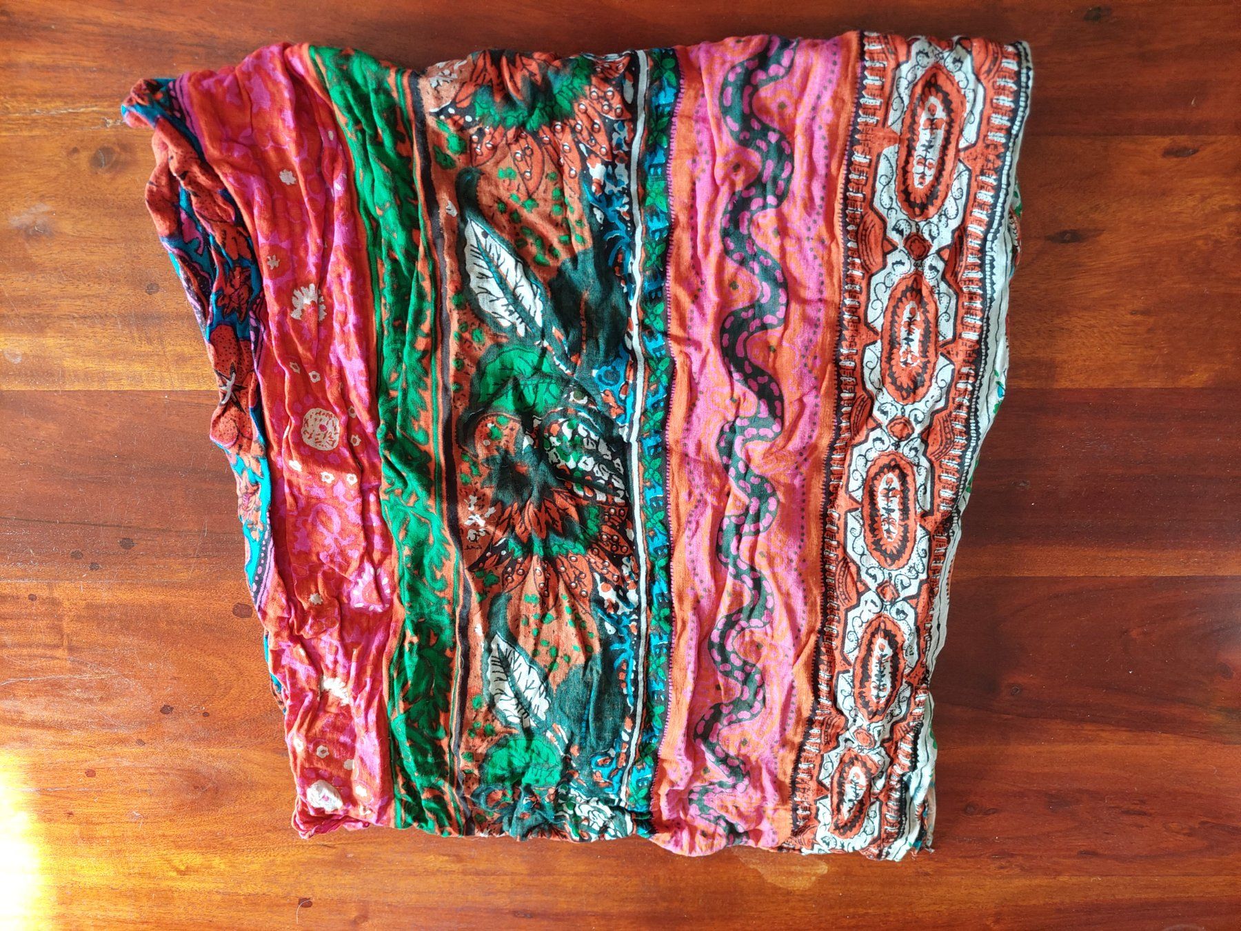 Foulard & Sciarpe: Bunter Schal / Foulard – Nuovo (secondo la descrizione) da Beckenried venduto da Havacola 1