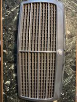 Mercedes W124 original Kühlergrill – sehr guter Zustand