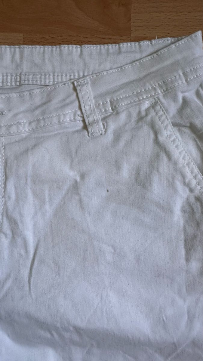 Lotti & Set di vestiti: 2 Shorts Grösse M – Usato da Romanshorn venduto da Butterdog 1