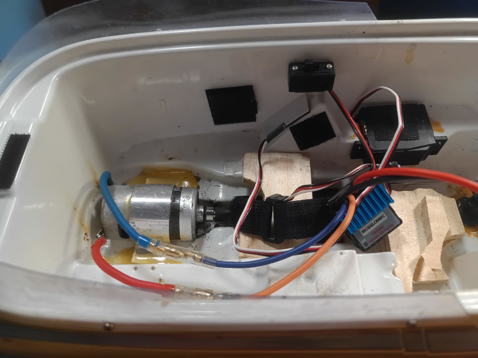 Robbe RC Modellbau: Robbe Laser RC Boat – Gebraucht aus Wädenswil von  1
