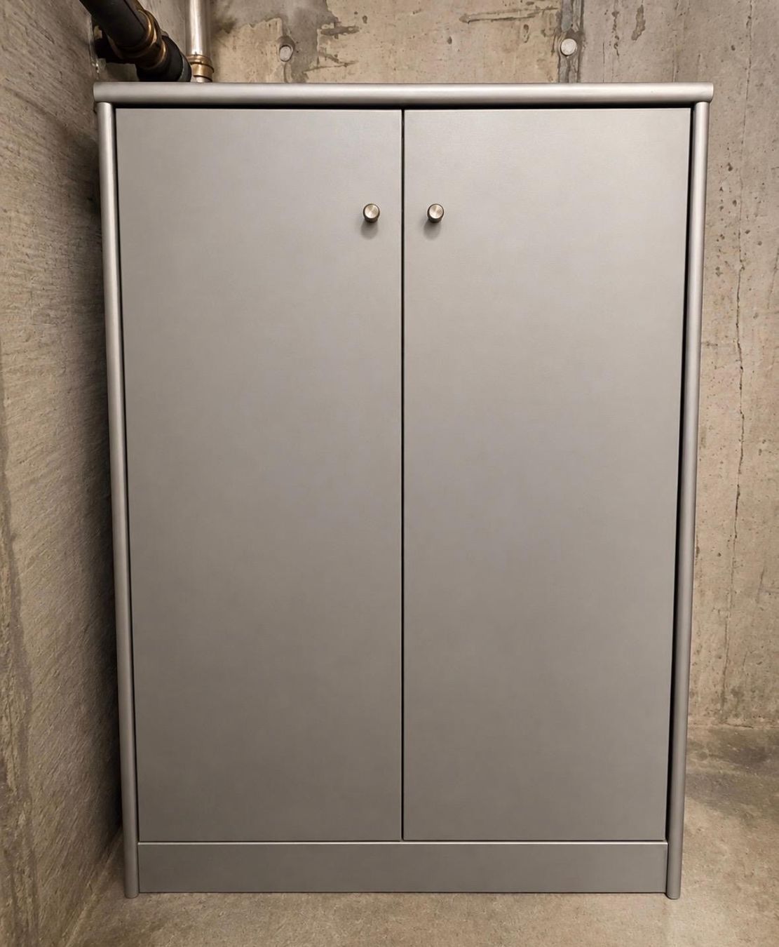 Armadi: Armoire deux portes grise – Usato da Biel/Bienne venduto da Betty74
