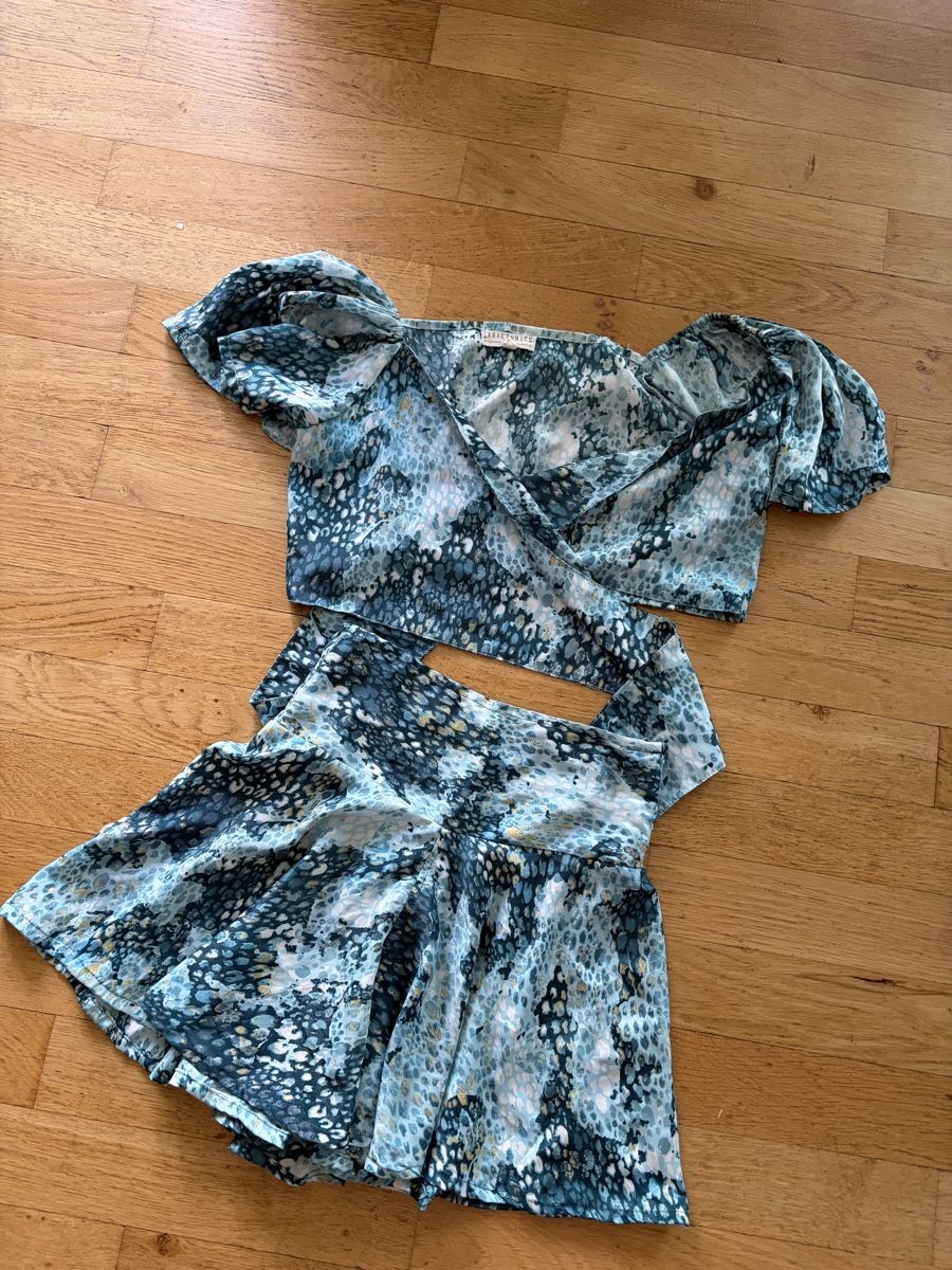 Completi & Tailleur: Ensemble RAETHNICS imprimé bleu taille S  – Nuovo (secondo la descrizione) da Martigny venduto da O96