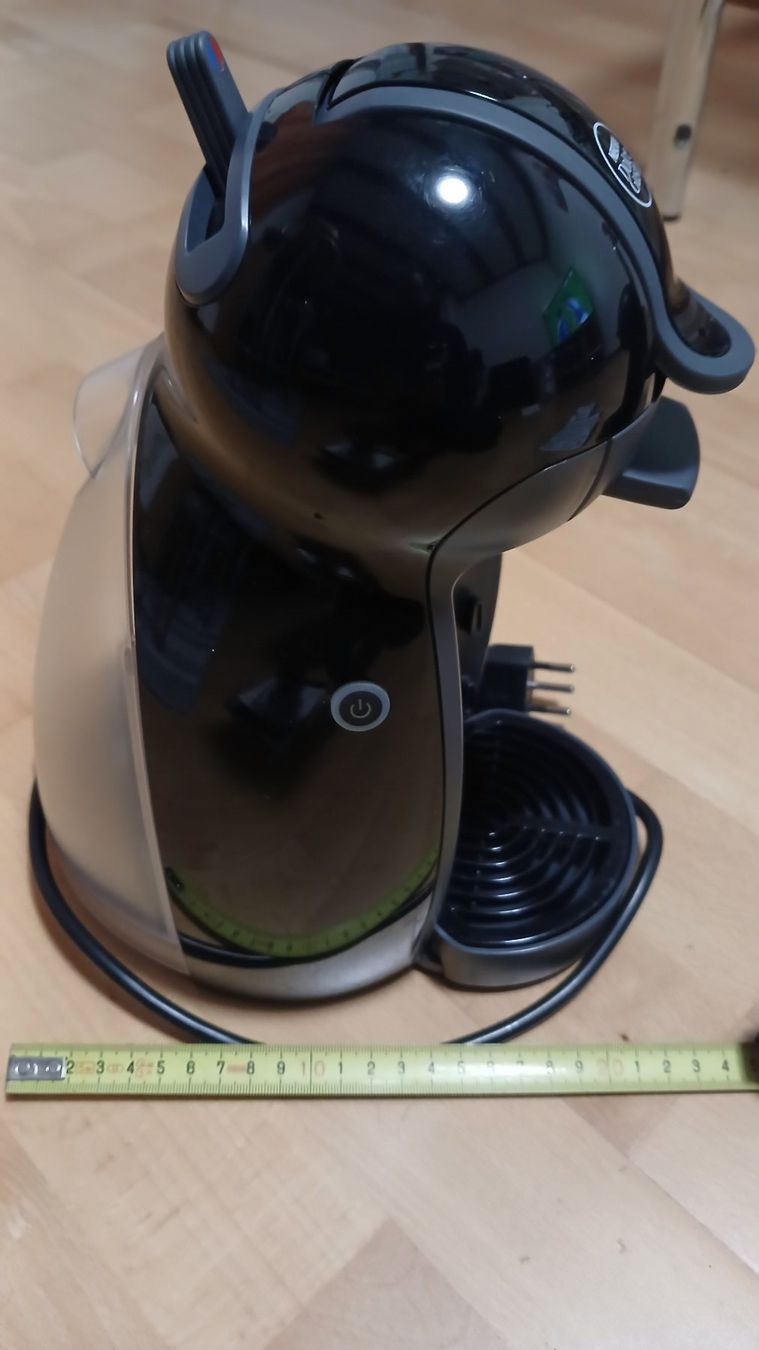 Nescafé Kaffeemaschinen & Espressomaschinen: NESCAFE DolceGusto Kaffee-Kapselmaschiene – Gebraucht aus hinwil von tho_j6kz 6