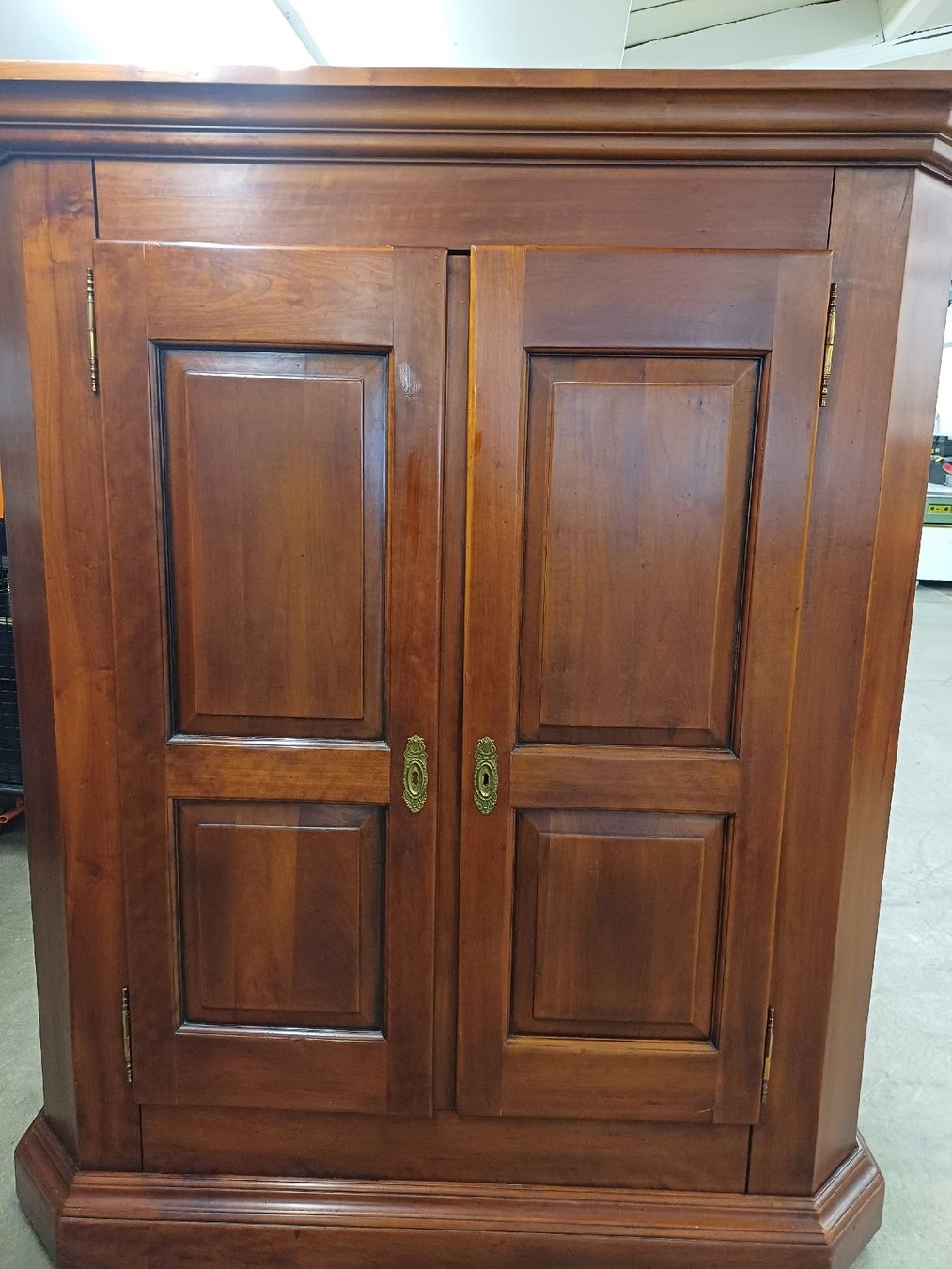 Schränke: Antiker Schrank, Holz, Nussbaum, Vintage, Top Zustand! – Gebraucht aus Winkel von Luukas.81 2