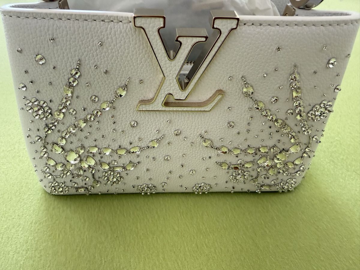 Louis Vuitton Borse da donna: Capucines Mini mit Pailetten – Nuovo e nell'imballaggio originale da Muri b. Bern venduto da sab_2gz7 1