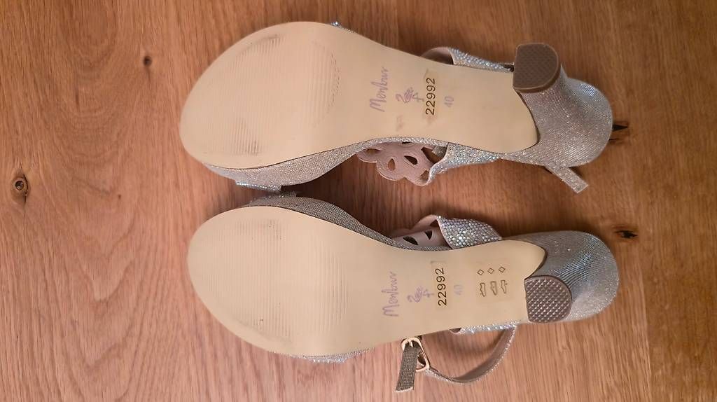 Scarpe da donna: Menbur High Heels/Sandaletten, Gr. 40 – Nuovo (secondo la descrizione) da St. Gallen venduto da Edenbaum 2