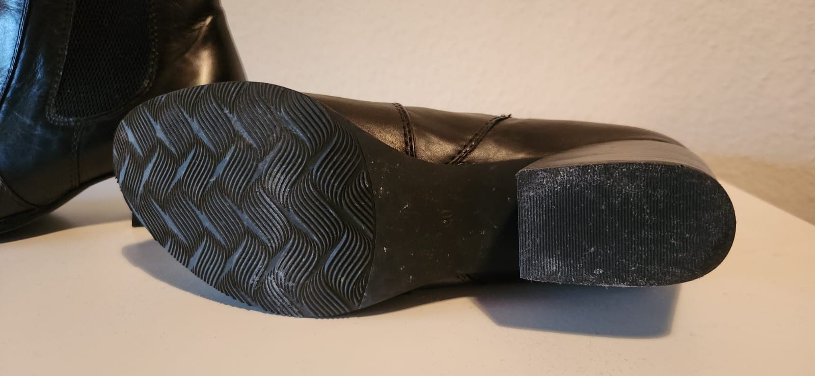 Scarpe da donna: Neuwertige Leder Stiefeletten, Grösse 40 – Usato da Zürich venduto da Stephs13 2
