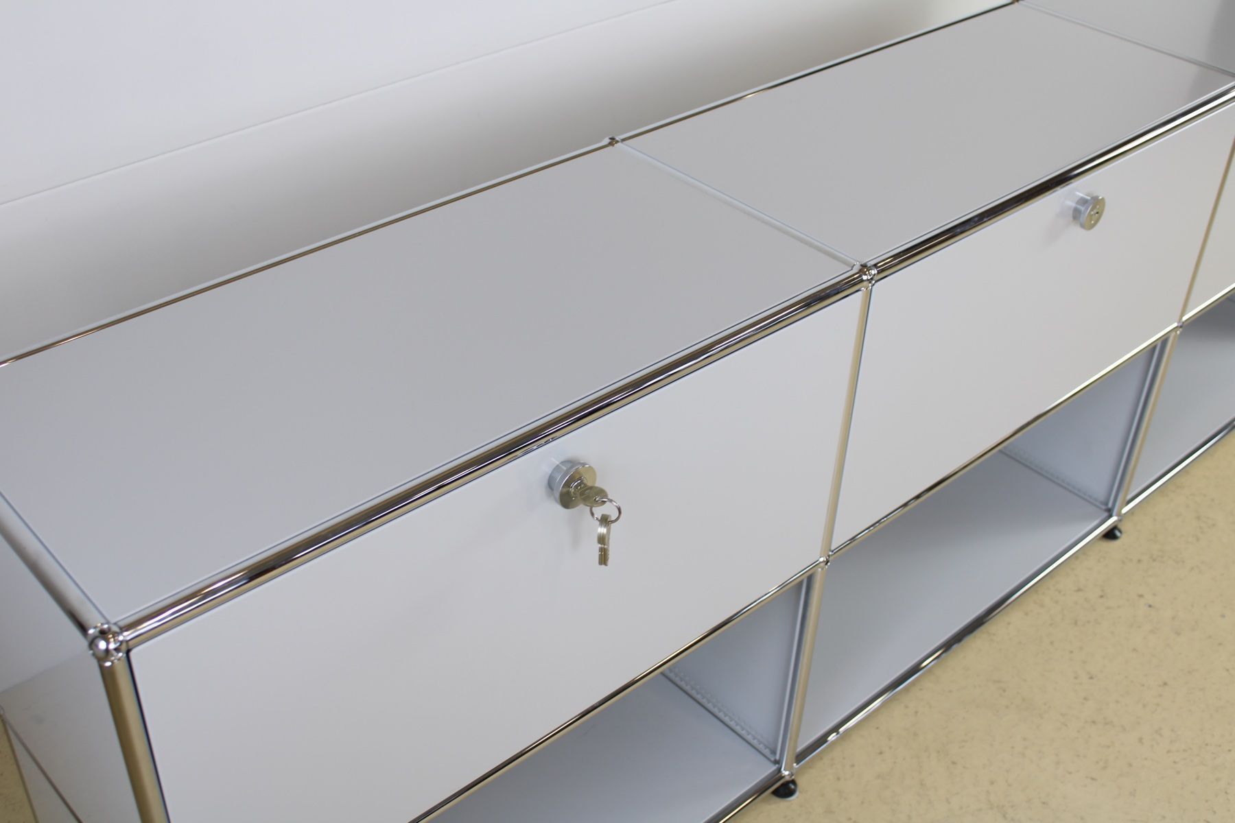 USM Scaffali: USM Sideboard lichtrau, Umbau möglich! – Usato da Meinisberg venduto da atelier_TILIJA 6