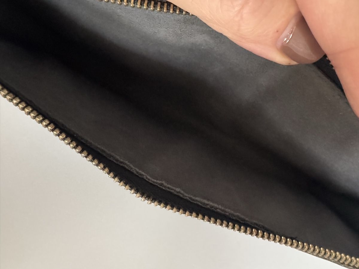 Louis Vuitton Borse da donna: Louis Vuitton Pochette Noir Épi – Usato da Trelex venduto da emi_r59r 5