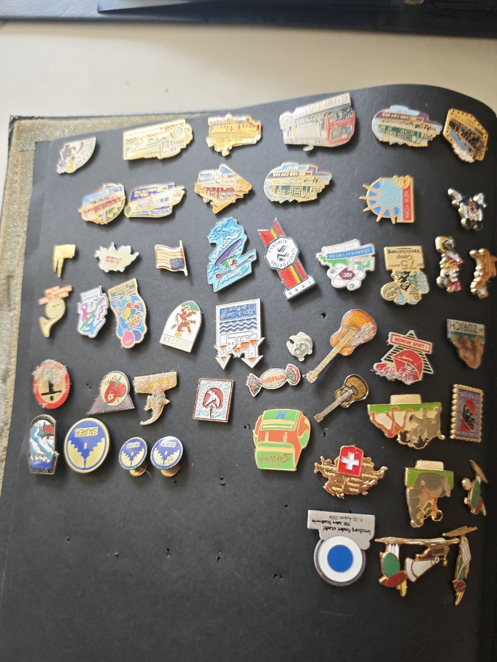 Placchette & Badge: Grosse Pin/Anstecknadel Sammlung – Usato da Seengen venduto da Highbornhorizon 3