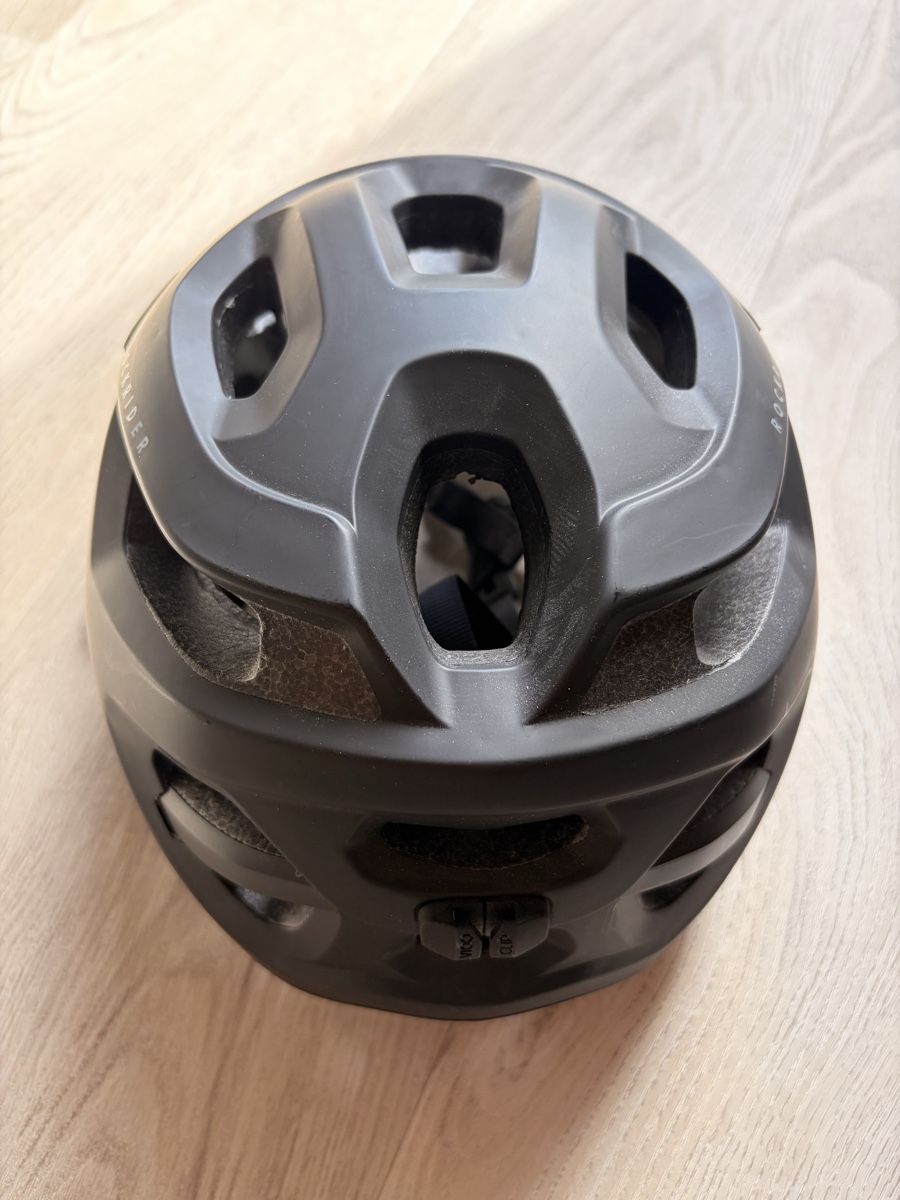 Decathlon Caschi: Rockrider MTB Velo Helm – Usato da Utzigen venduto da fru_6zq6 1