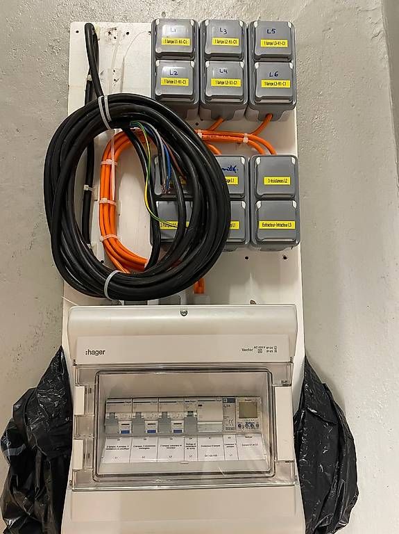 Elettrotecnica: Elektronischer Stromkasten – Usato da Bern venduto da Llcoole2000