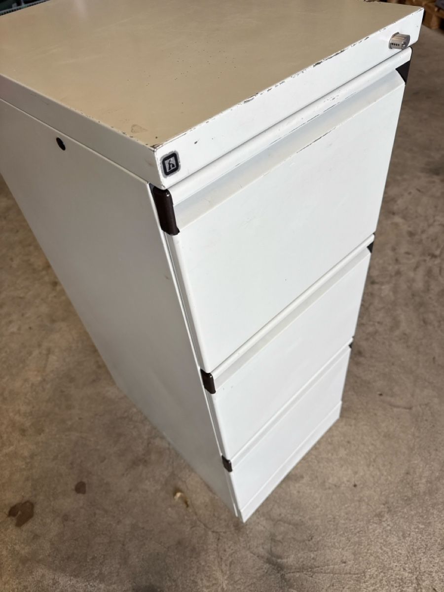 Armoires: Aktenschrank – D'occasion à Horriwil par Carrera68 6