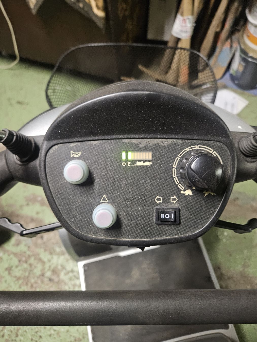 Veicoli elettrici: Elektromobil HS-559 gebraucht 4 Räder – Difettoso da Rorschach venduto da TimelessTrading 3