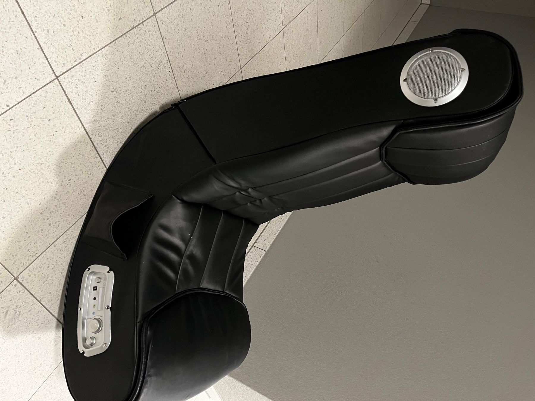 Poltrone: Gaming Sessel mit Lautsprecher - Gebraucht Schwarz – Usato da Malters venduto da spe_82sv 2