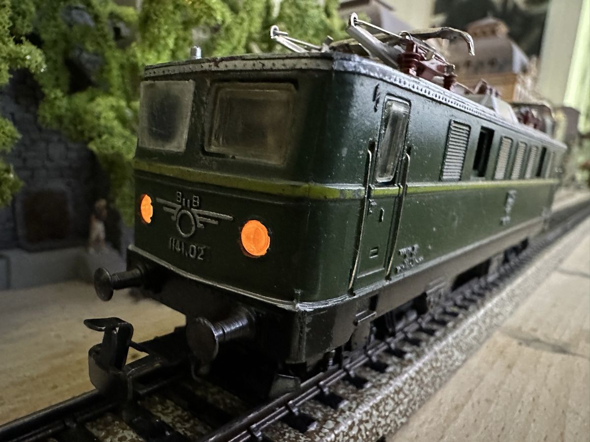 Märklin Modellini di ferrovie: Märklin 3036 ÖBB BR 1141 – Usato da Lupsingen venduto da New-Haven