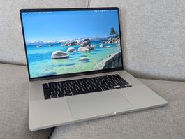 Apple MacBook Pro 16 (2019) i9, 1 TB SSD, 16 GB RAM Top Akku