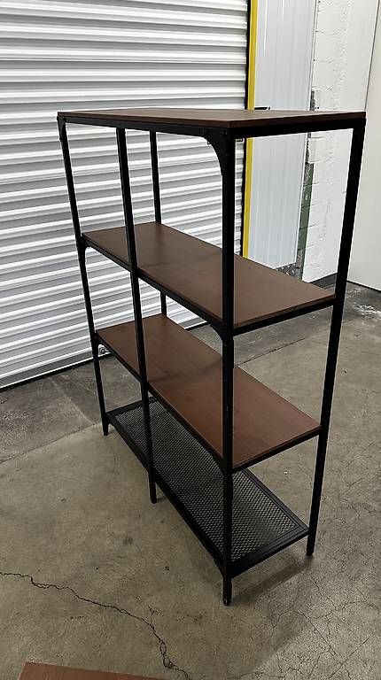 Scaffali: Ikea Gestelle mit schwarzem Metallsockel  – Usato da Horgen venduto da rog_5zw5 1