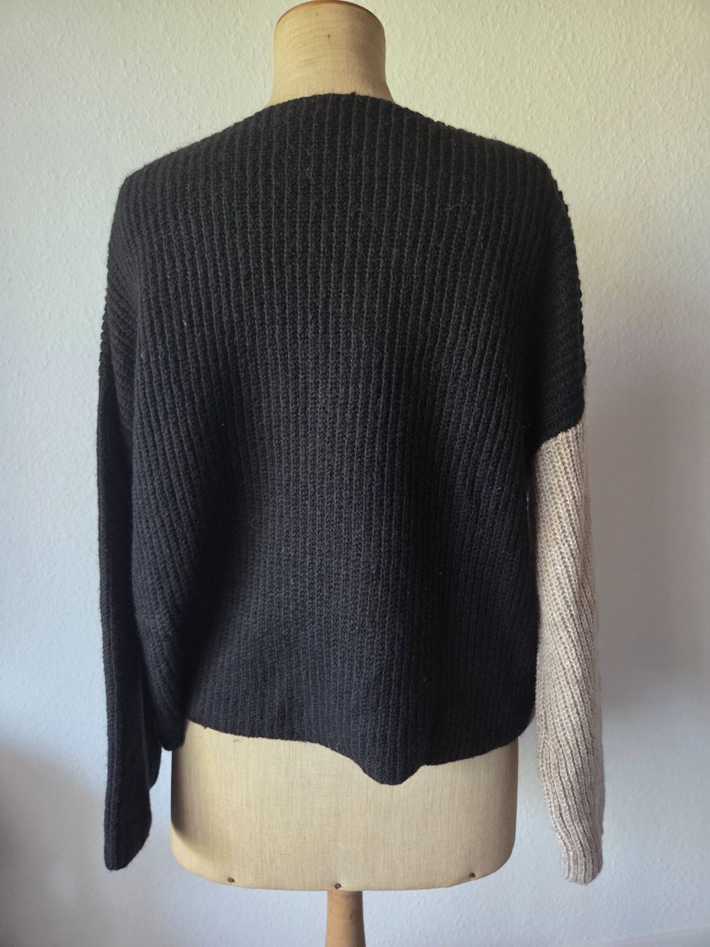 Vila Maglioni & Felpe: Vila Pullover zweifarbig schwarz beige – Usato da Zürich venduto da Stephs13 2