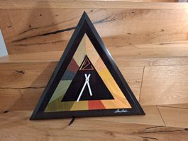 Designer Wanduhr Dreieck Form Holz Intarsien / Mario Moriggi