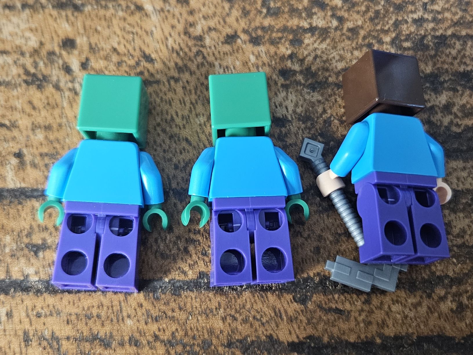 Lego Kit di costruzioni: lego lot de 3 figurines minecraft – Usato da Confignon venduto da Ecrofigs 1