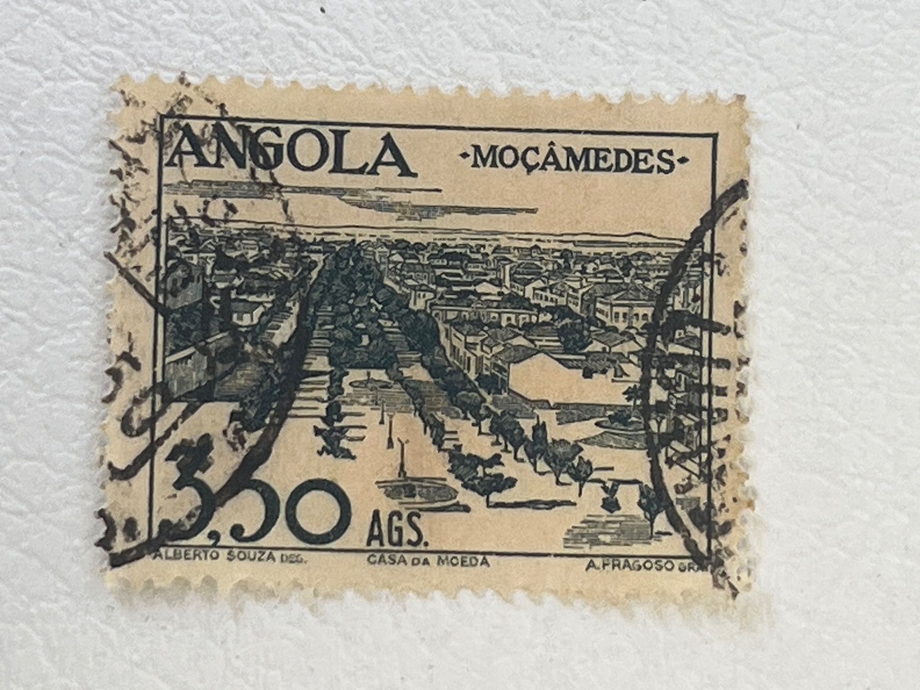 Tous les timbres: Angola Briefmarke – D'occasion à Chiasso par AzenYa