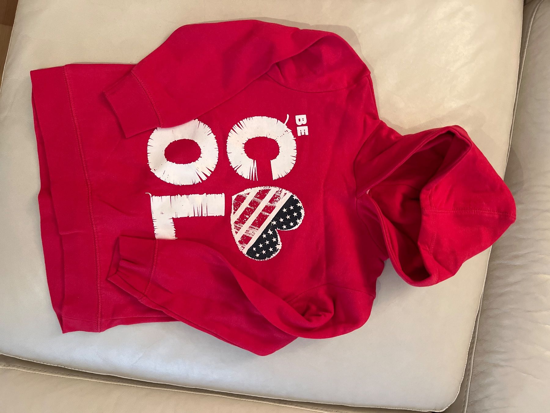 Pullover & Sweatshirts: Amerikanische Pulli gr 110 – Gebraucht aus Adligenswil von Phoenix2017