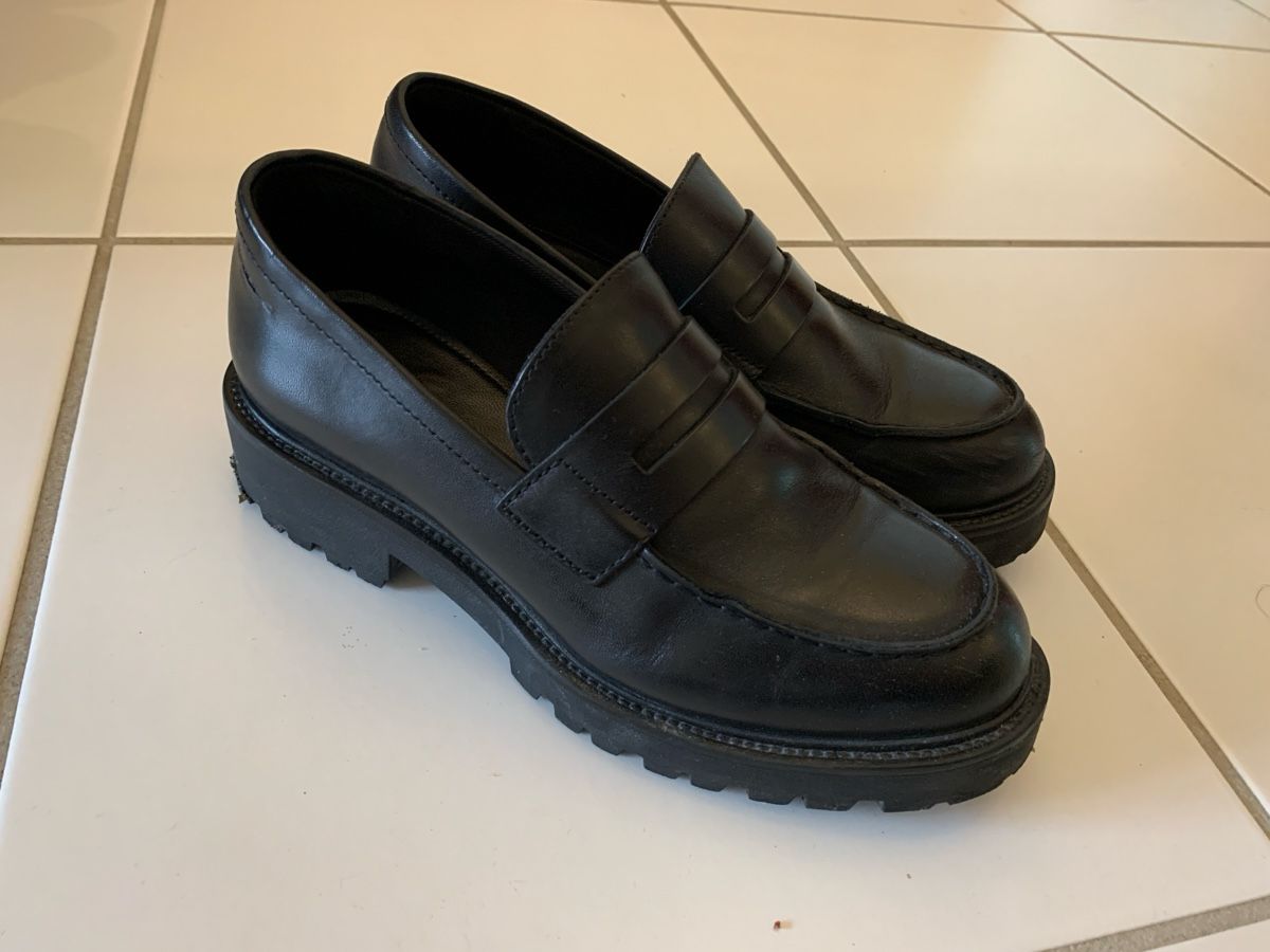 Vagabond Scarpe da uomo: Vagabond Kenova Loafer Slipper Gr. 36 – Usato da Basel venduto da ememilil
