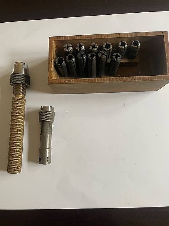 Tutti gli attrezzi: Ancien porte outils – Usato da le locle venduto da caryl