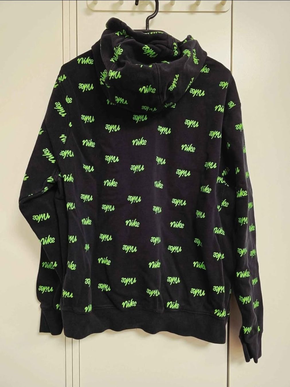 Nike Pulls & Sweat-shirts: NIKE Pullover Gr. M – D'occasion à St.Peterzell par the2ndchance 1
