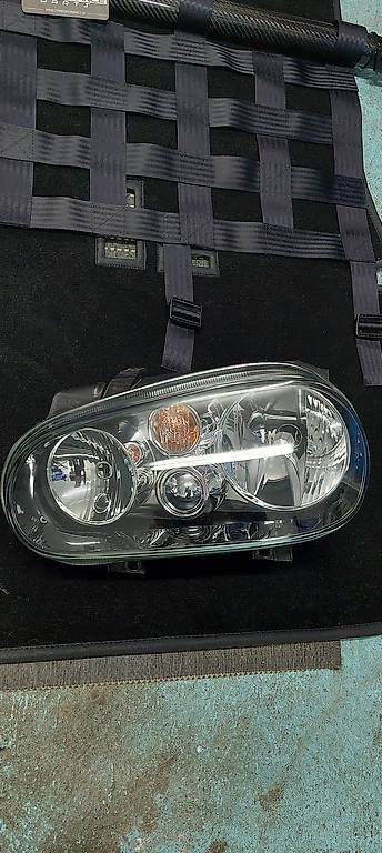 Phares: VW Golf 4 original Jubi Scheinwerfer – D'occasion à Dürrenäsch par fmu85 4
