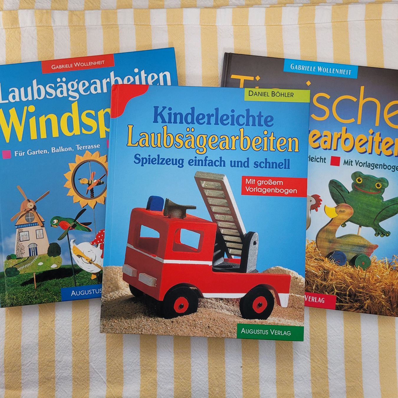 Libri: Laubsägearbeiten drei Bücher mit Vorlagebogen – Usato da Würenlos venduto da Felisha