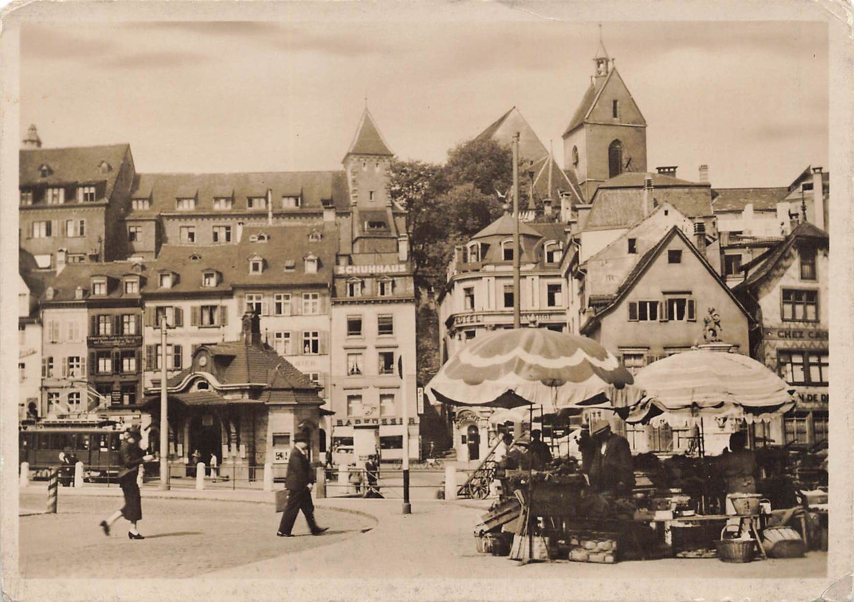 Cartes postales: Basel (BS) Barfüsserplatz mit Marktständen G – D'occasion à Biasca par Blenio71