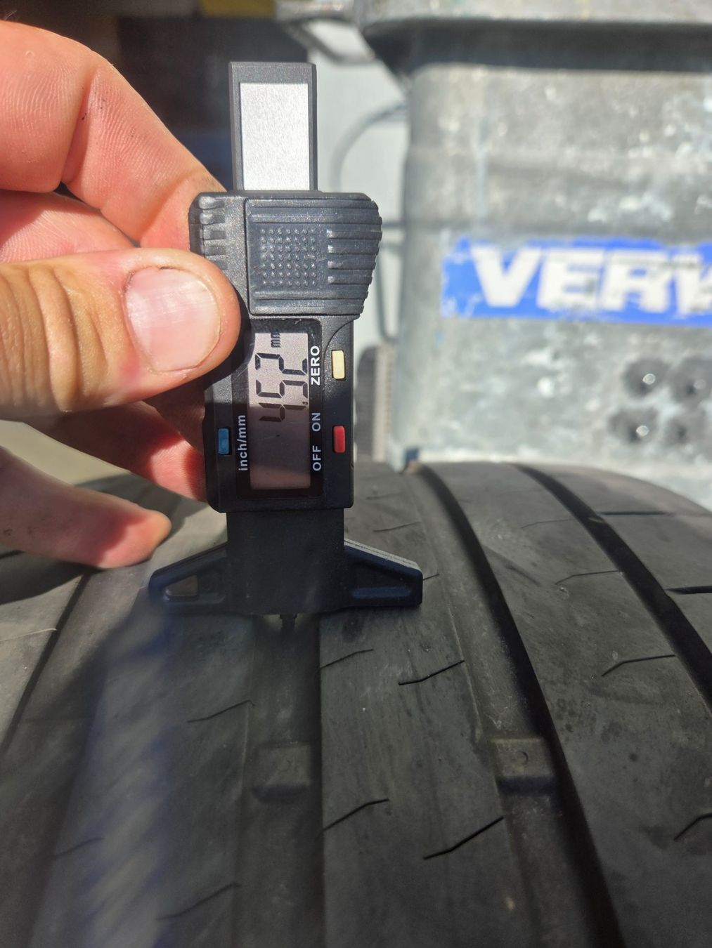 Pneumatici & Ruote complete: 235 / 45 R 19  95W Bridgestone – Usato da Fischbach-Göslikon venduto da Emanuel.Bardhi 2