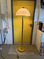 Stehlampe Messing weiss Kuppel guter Zustand
