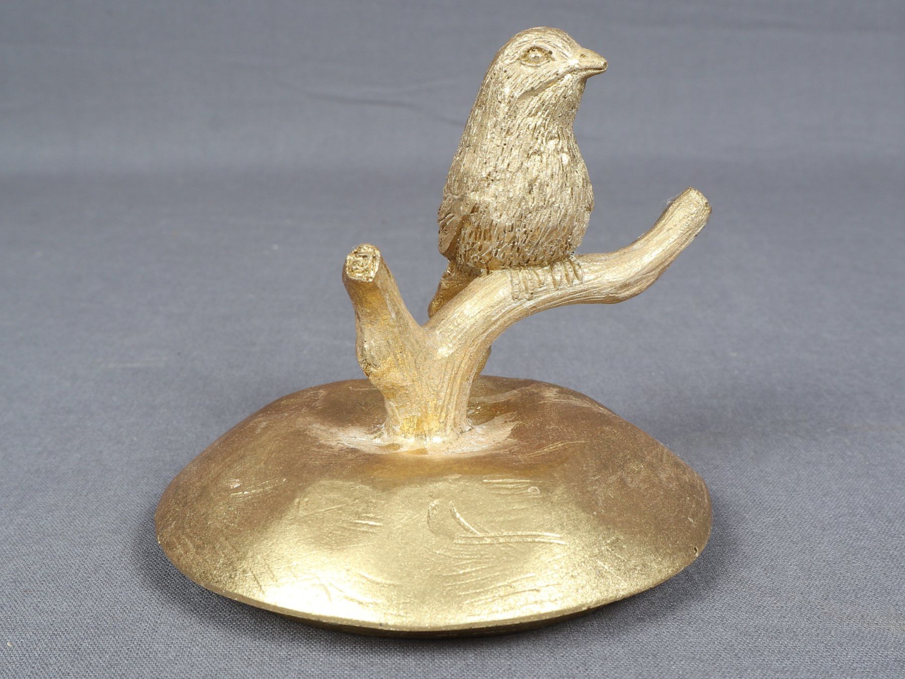 Alle Dekorationen: Goldene Deko -Dose mit Vogel – Gebraucht aus Steinen von Restwert_Steinen 6