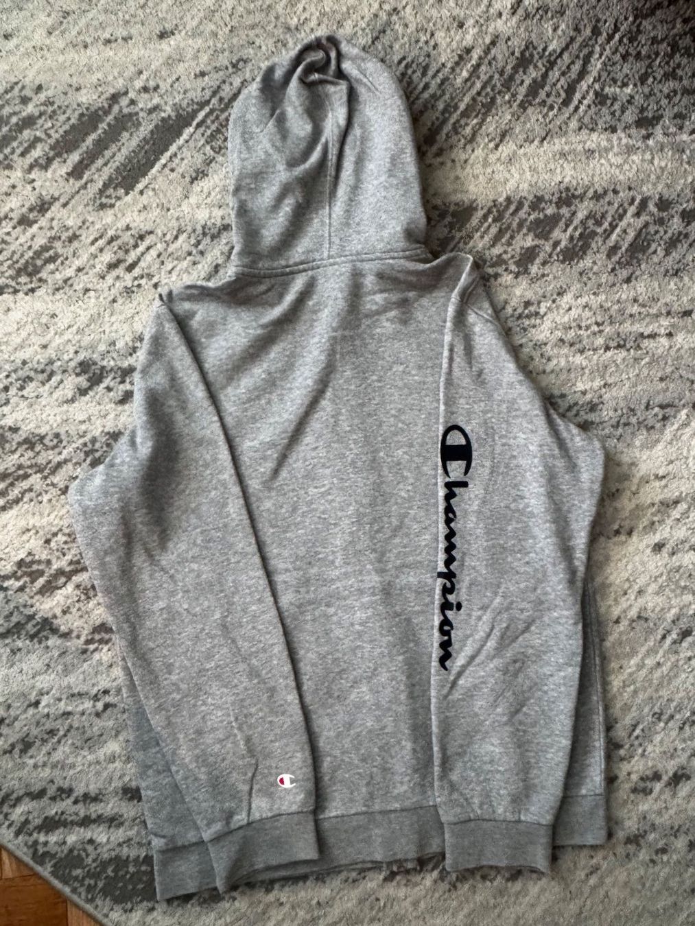 Pullover & Sweatshirts: jacket champion gris – Gebraucht aus Conthey von val_l9md 1