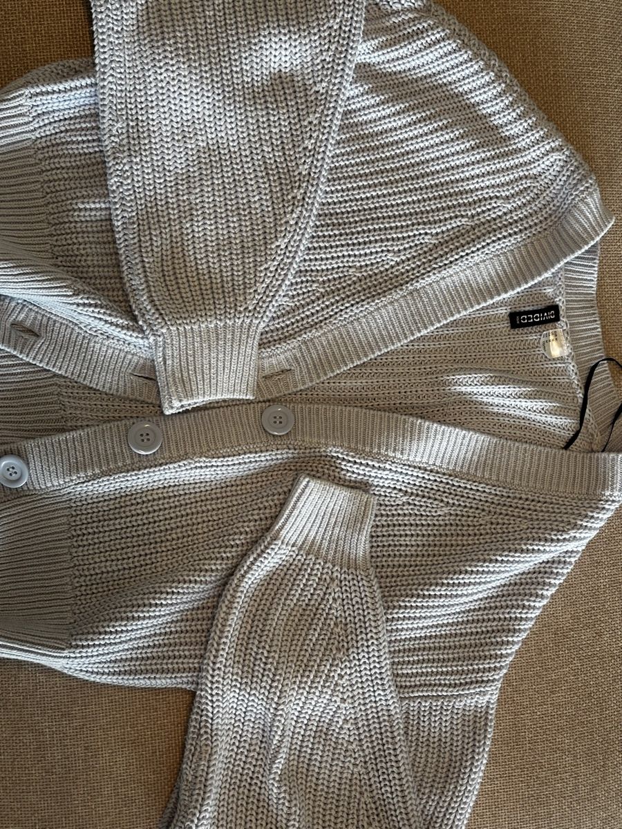 H&M Pulls & Sweat-shirts: Cardigan light blue size M excellent condition – D'occasion à Zürich par sve_p2cg 1