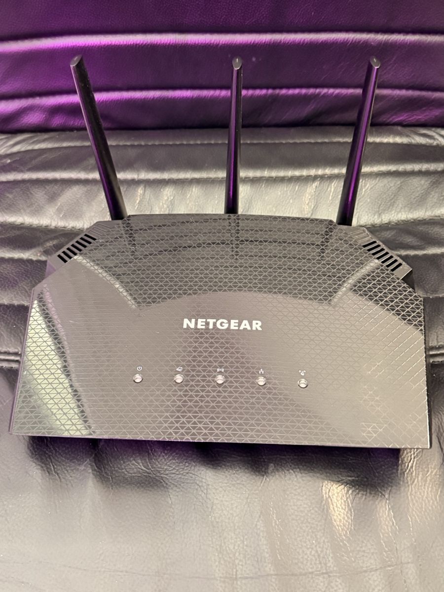 Netgear Modem & Router: NETGEAR RAX10 WLAN Router – Usato da Alpnach Dorf venduto da MiKoMarkt