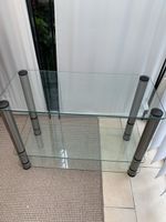 Meuble en verre pieds métal