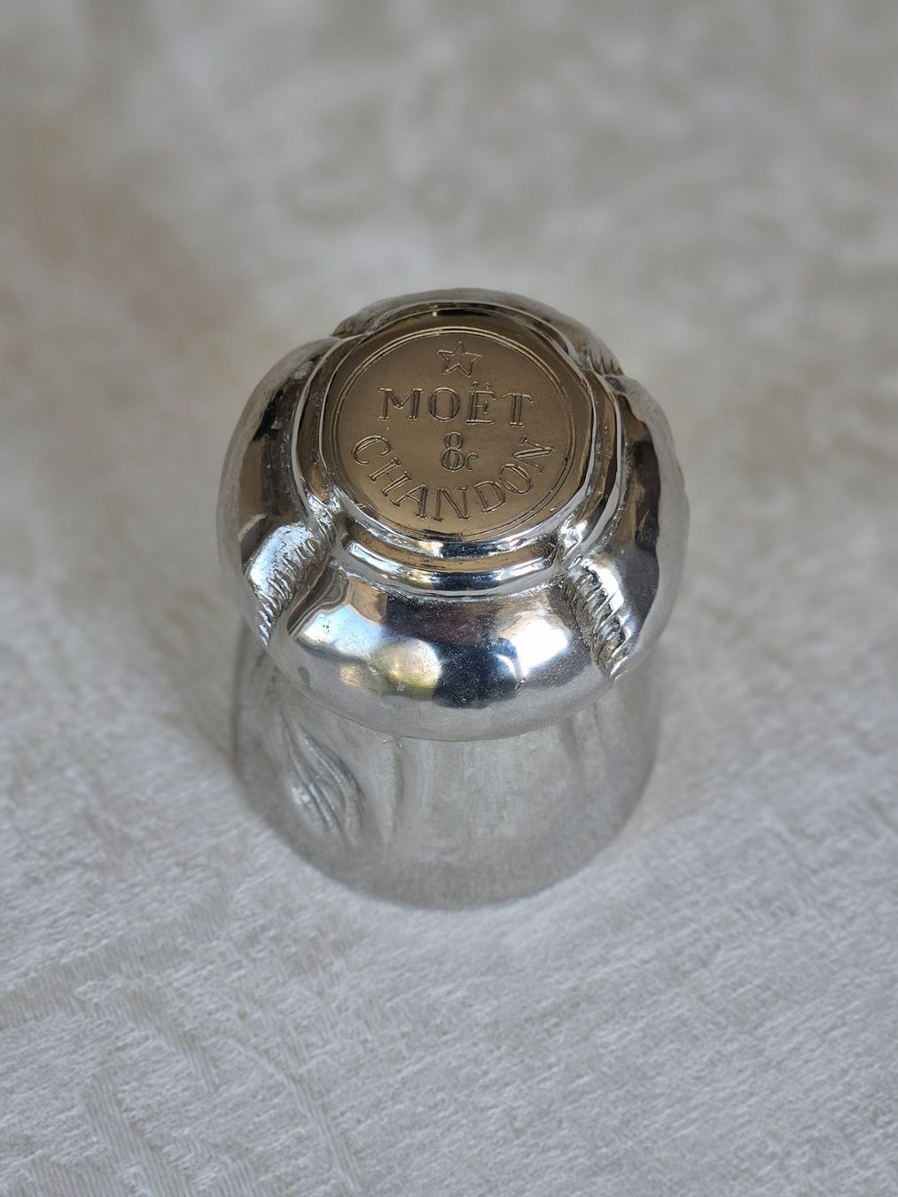 Accendini: Vintage silver Moet & Chandon Champagne Cork Table Lighter – Usato da Zollikon venduto da eug_5zym