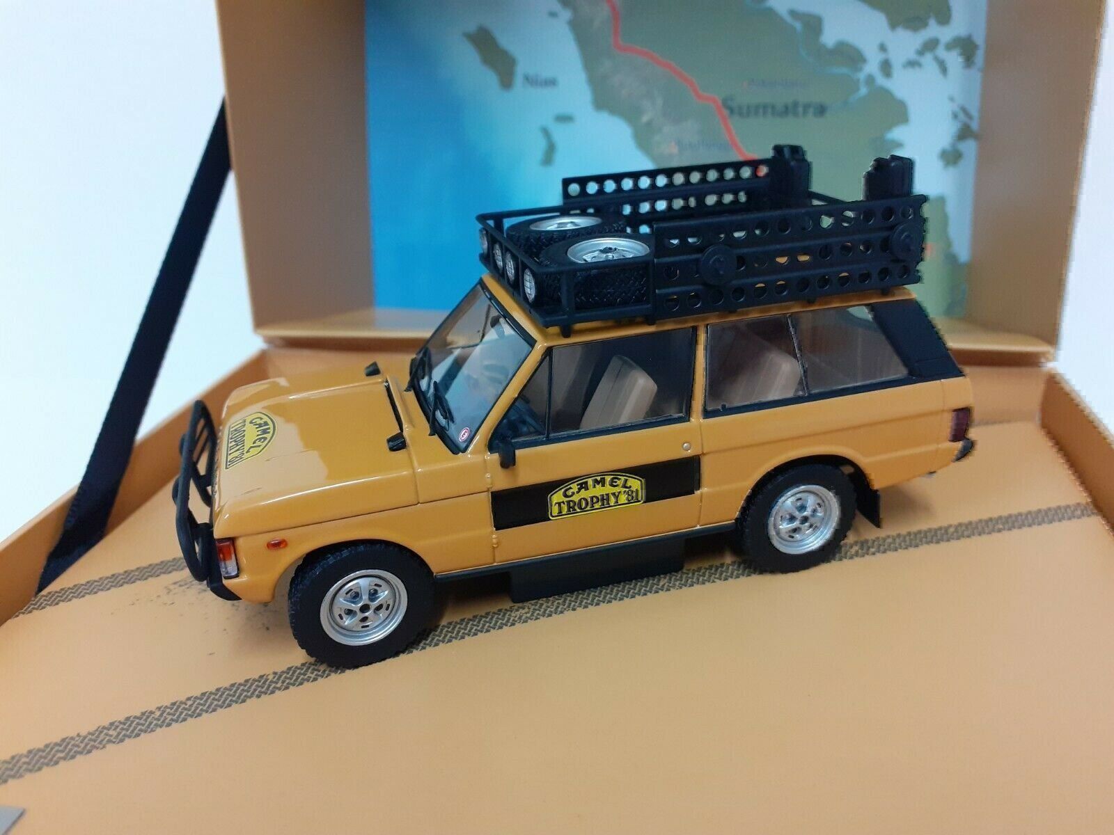 Land Rover Modellini d'auto: Range Rover 4x4 Sumatra 1981 Camel Trophy ocker / Decor 1:43 – Nuovo e nell'imballaggio originale da Gerlafingen venduto da espero88