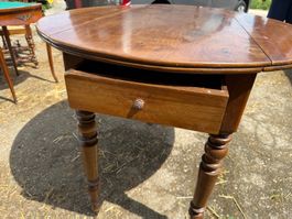 Table ronde pliante en bois avec tiroir, occasion